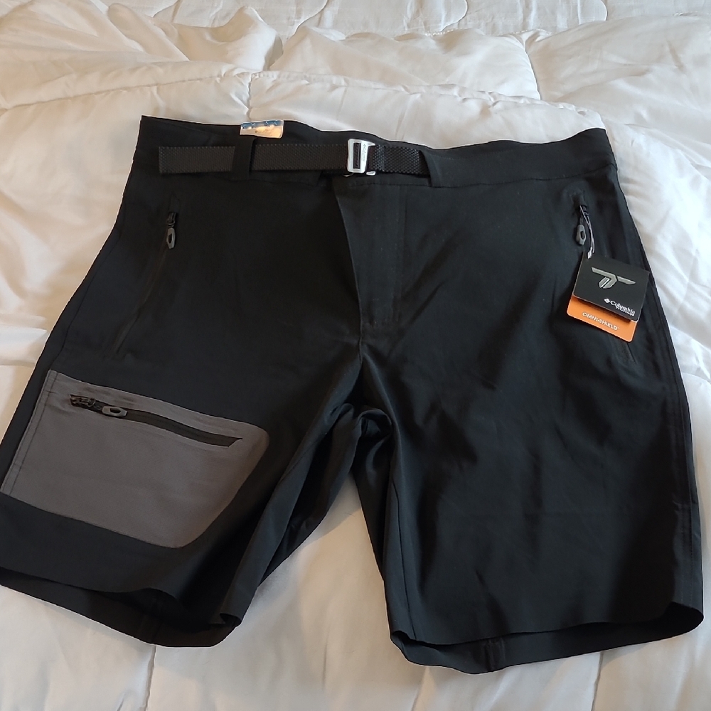 Columbia Titanium Men's Athletic Shorts - Black and Gray